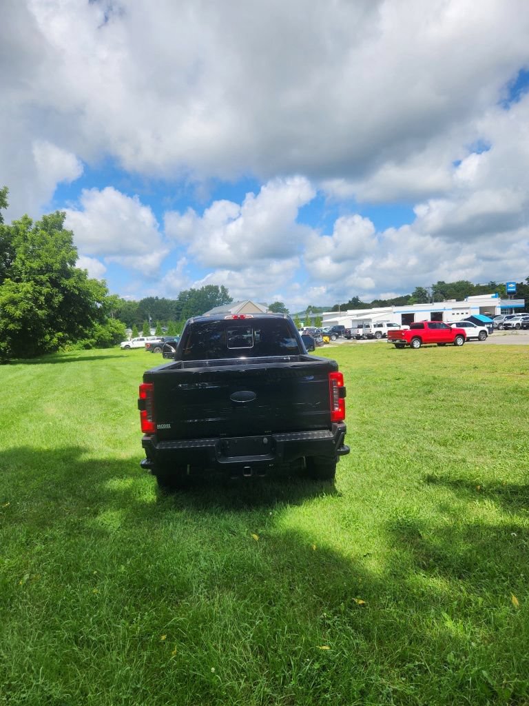 Used 2023 Ford F250 XLT w/ XLT Premium Package AWD/4WD image 4