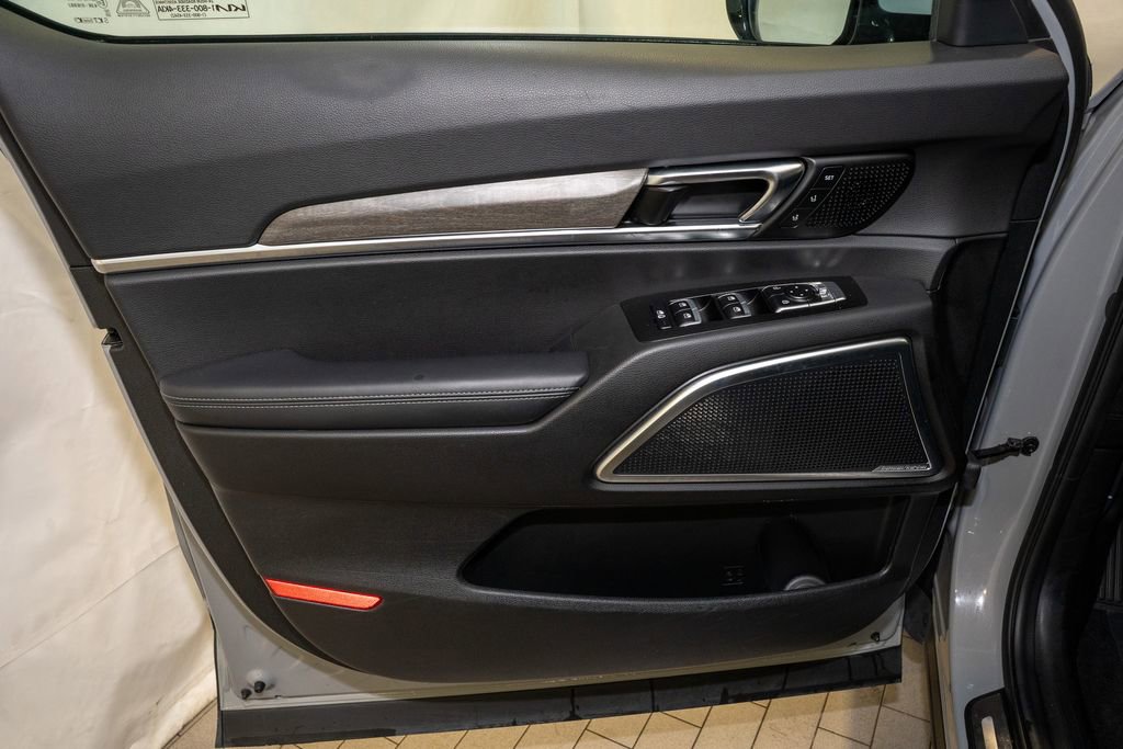 Used 2022 Kia Telluride SX w/ SX Prestige Package image 14