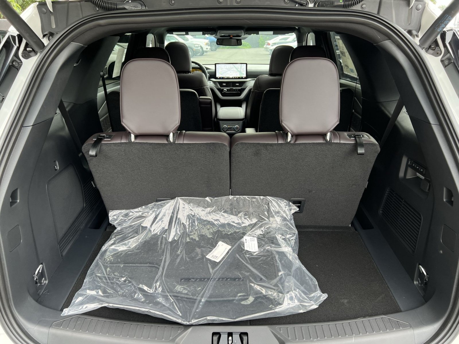 New 2026 Ford Explorer Platinum w/ LUX Leather Package AWD/4WD image 27