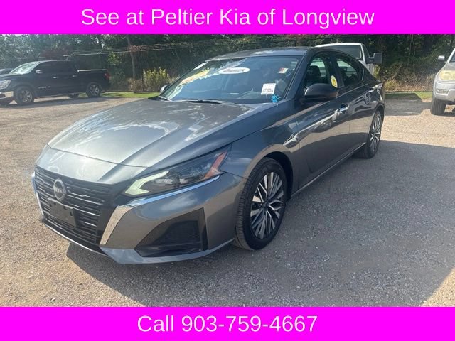 Used 2025 Nissan Altima 2.5 SV FWD image 3