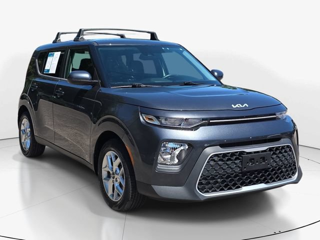 Used 2022 Kia Soul LX w/ Technology Package FWD image 3