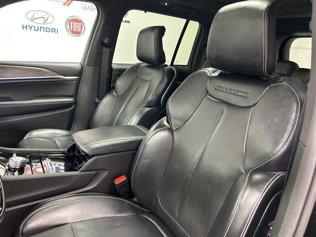 Used 2022 Jeep Grand Cherokee Overland w/ Adv Protech Group III image 11