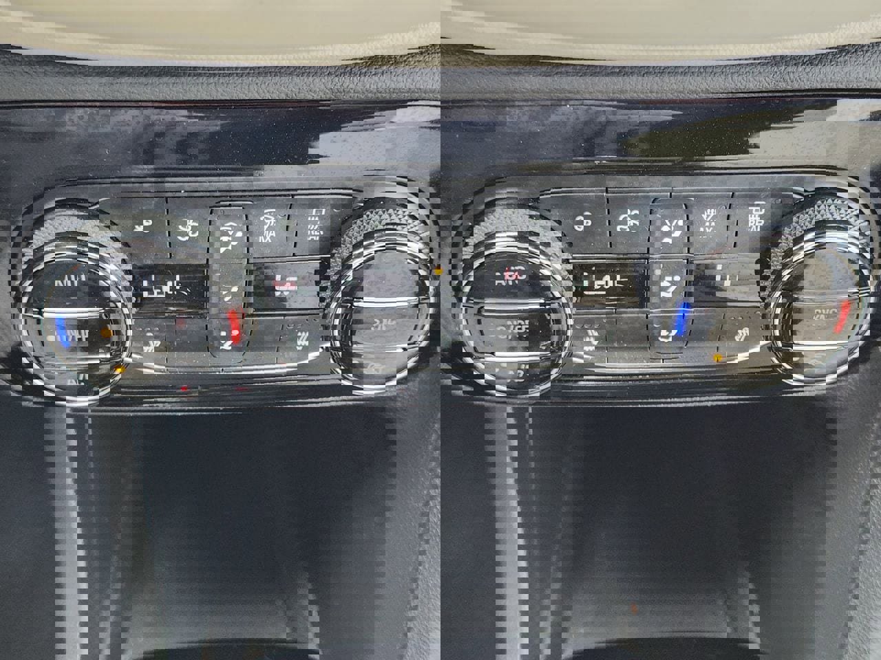 Used 2023 Buick Encore GX Essence w/ Experience Buick Package image 18