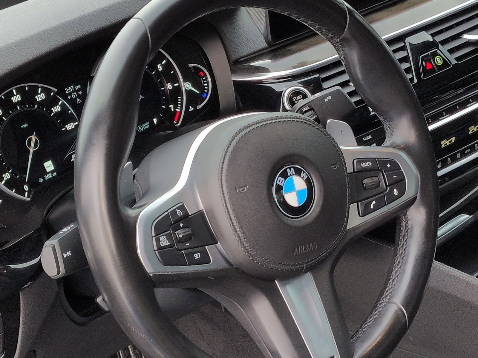 Used 2019 BMW 540i w/ M Sport Package image 18