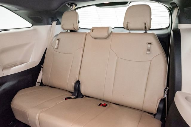 Used 2021 Toyota Sienna Limited FWD image 24
