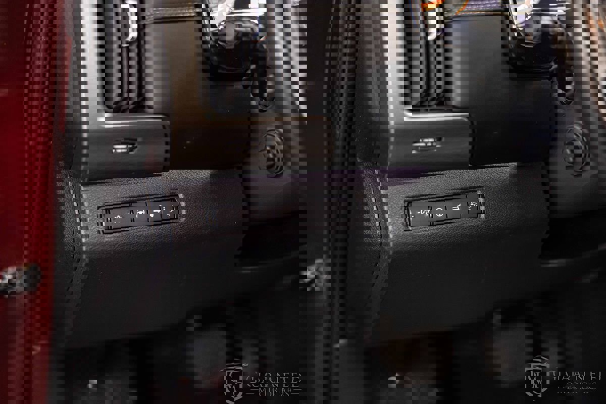 Used 2022 Nissan Pathfinder Platinum w/ Cargo Package image 21