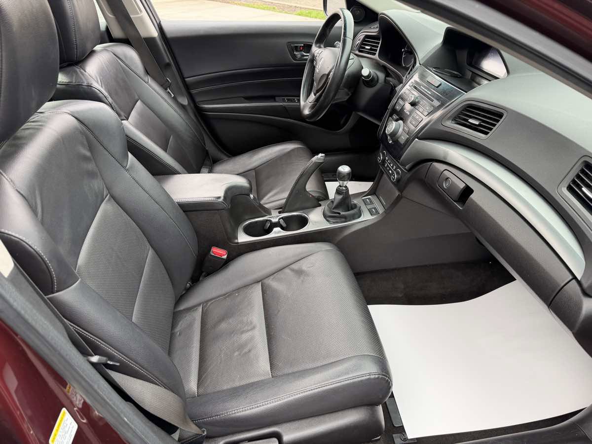 Used 2013 Acura ILX w/ Premium Package FWD image 19