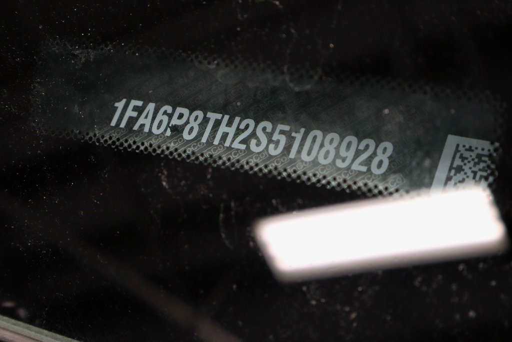 Used 2025 Ford Mustang EcoBoost image 34