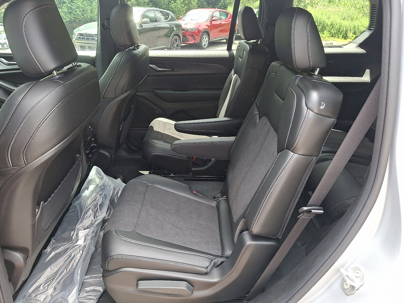 New 2025 Jeep Grand Cherokee L Altitude image 6