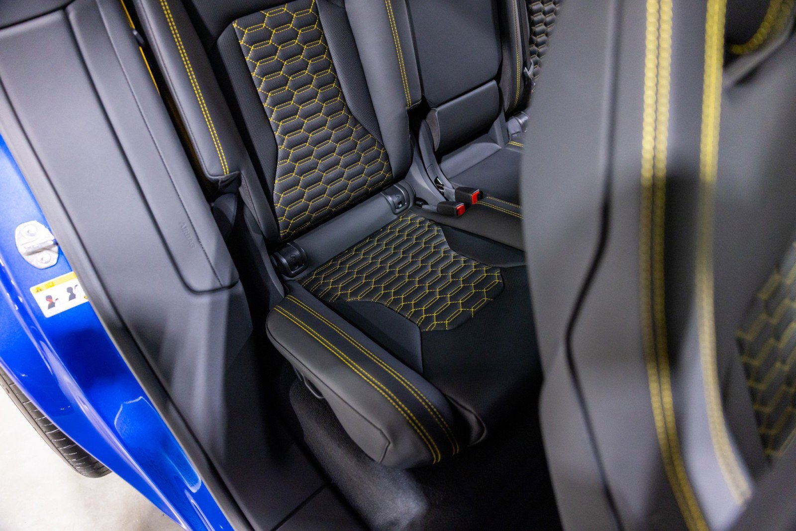 Used 2022 Lamborghini Urus AWD/4WD image 33
