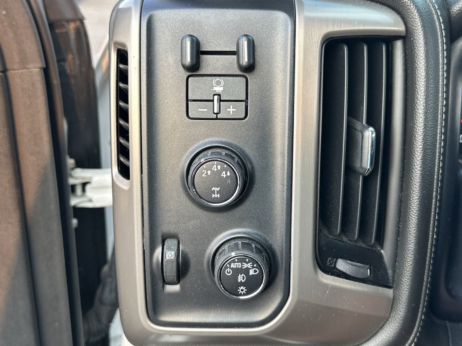 Used 2015 GMC Sierra 3500 Denali w/ Driver Alert Package AWD/4WD image 17