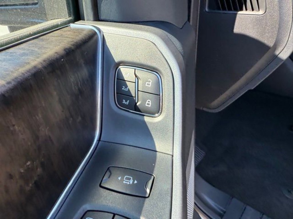 New 2025 Ford F350 Lariat w/ Lariat Ultimate Package image 16