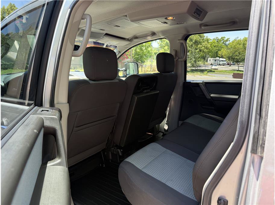 Used 2004 Nissan Titan SE w/ (Pop) Se Popular Pkg W/Bench RWD image 12