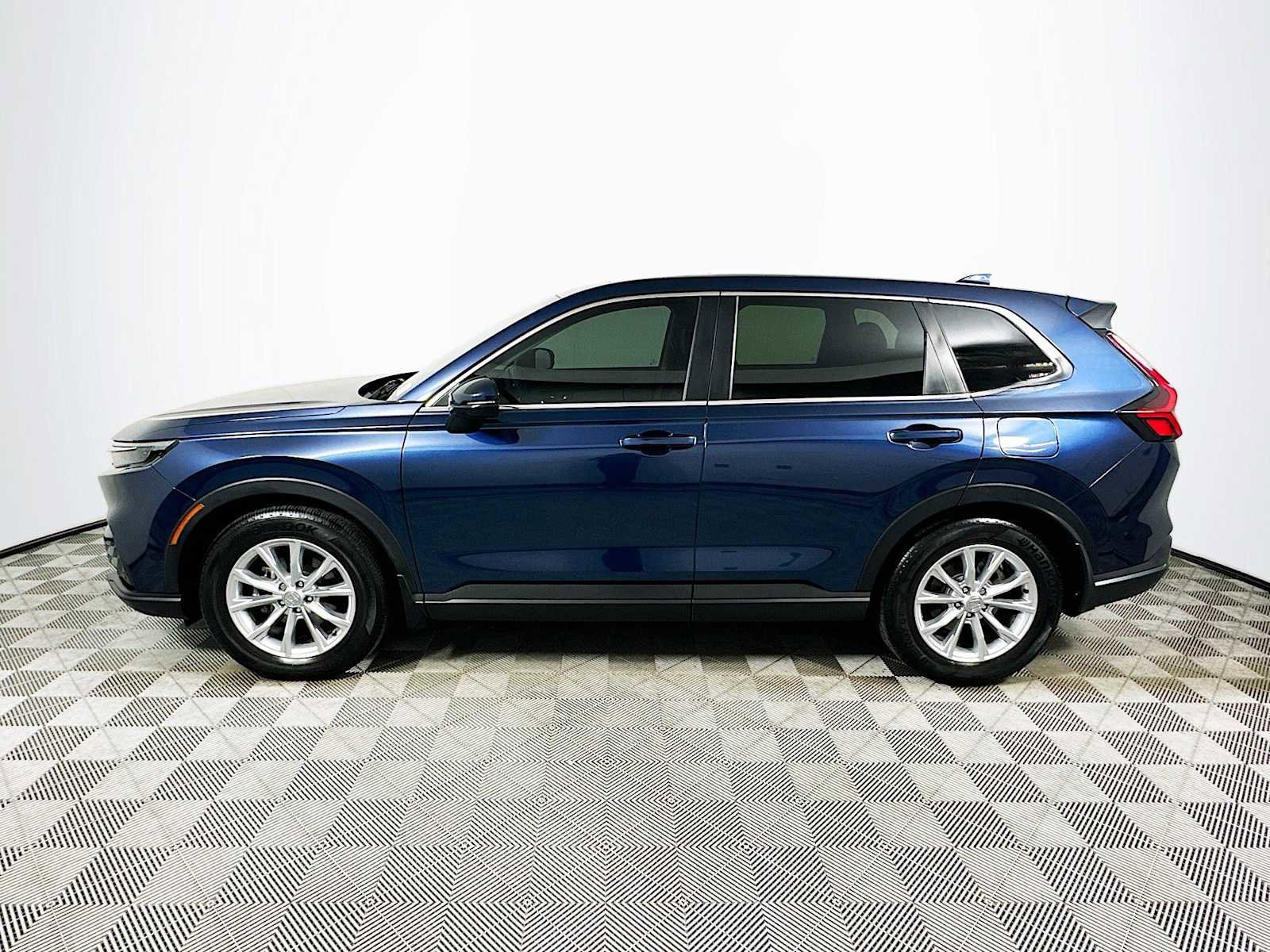 Used 2024 Honda CR-V EX-L image 4