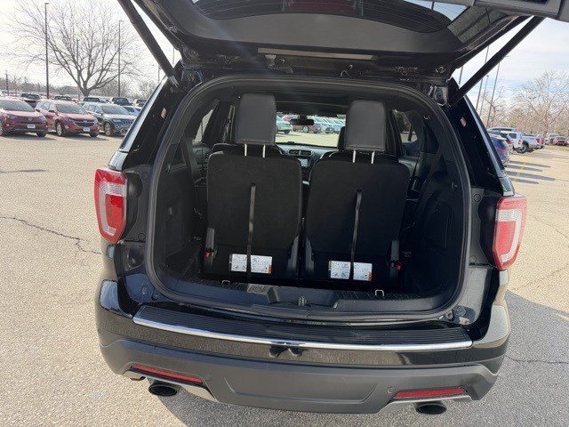 Used 2018 Ford Explorer XLT w/ Equipment Group 202A AWD/4WD image 18