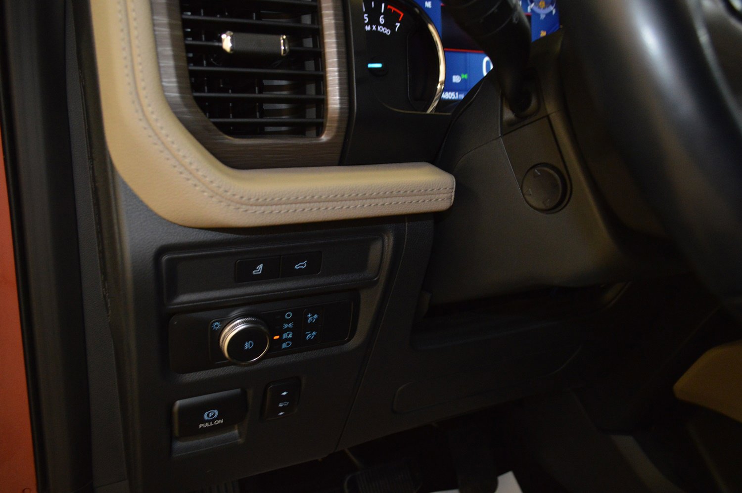 Used 2022 Ford Expedition Max Limited image 17