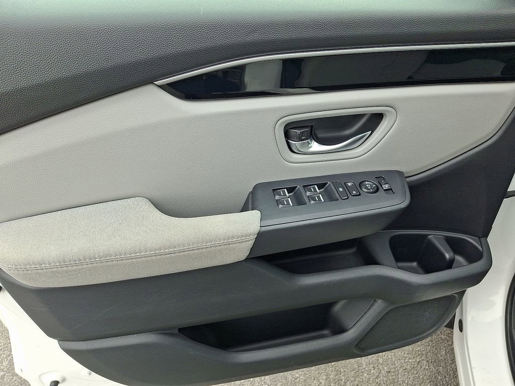 Used 2023 Honda Pilot LX image 14