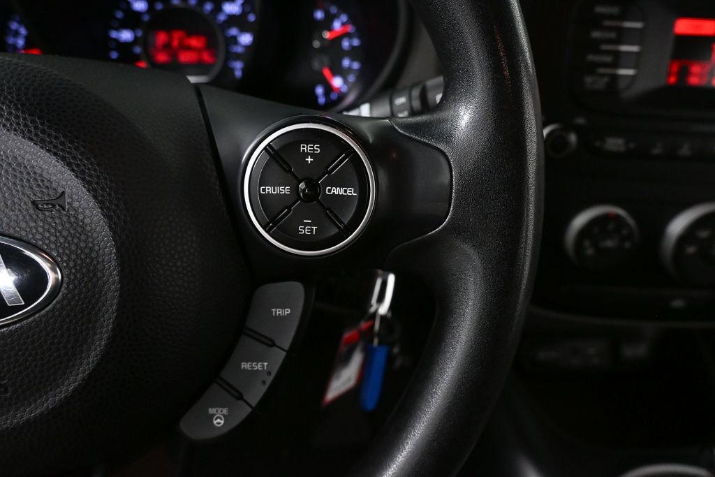 Used 2015 Kia Soul + image 10