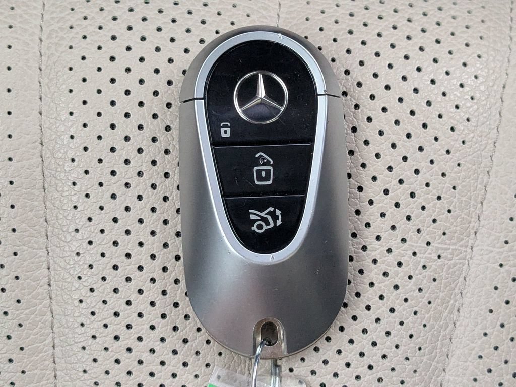 Certified 2023 Mercedes-Benz EQS 580 4MATIC Sedan image 20