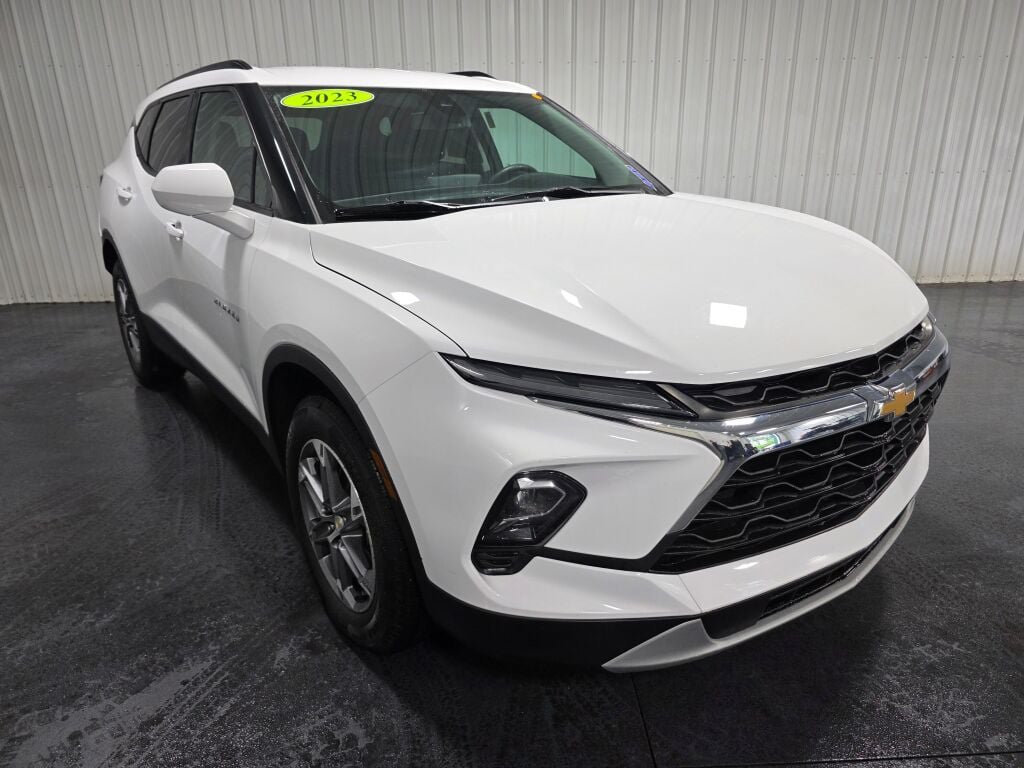Used 2023 Chevrolet Blazer LT w/ Convenience Package AWD/4WD image 2