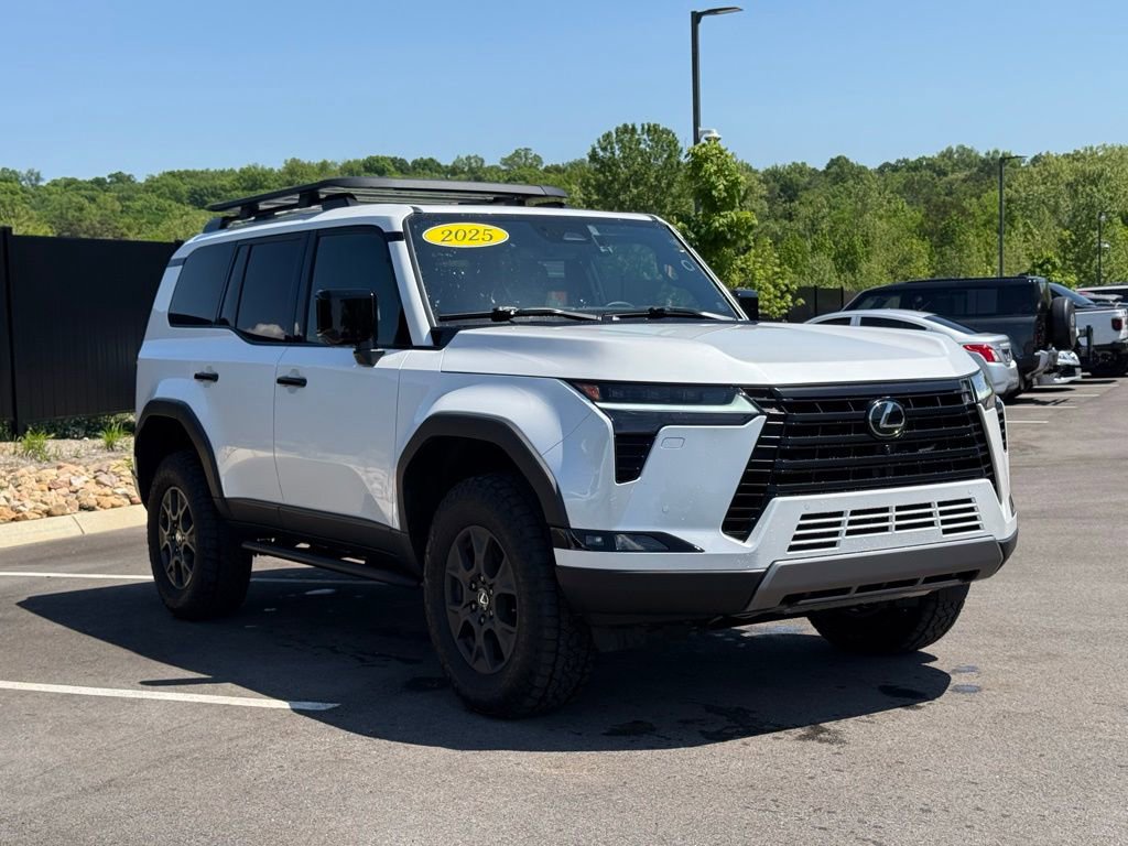 Used 2025 Lexus GX 550 w/ Accessory Package (32) AWD/4WD image 5