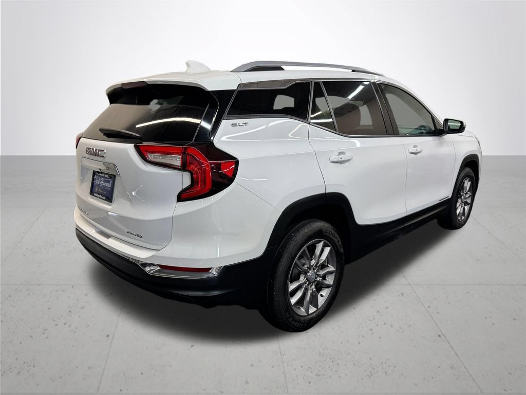 Used 2024 GMC Terrain SLT AWD/4WD image 8