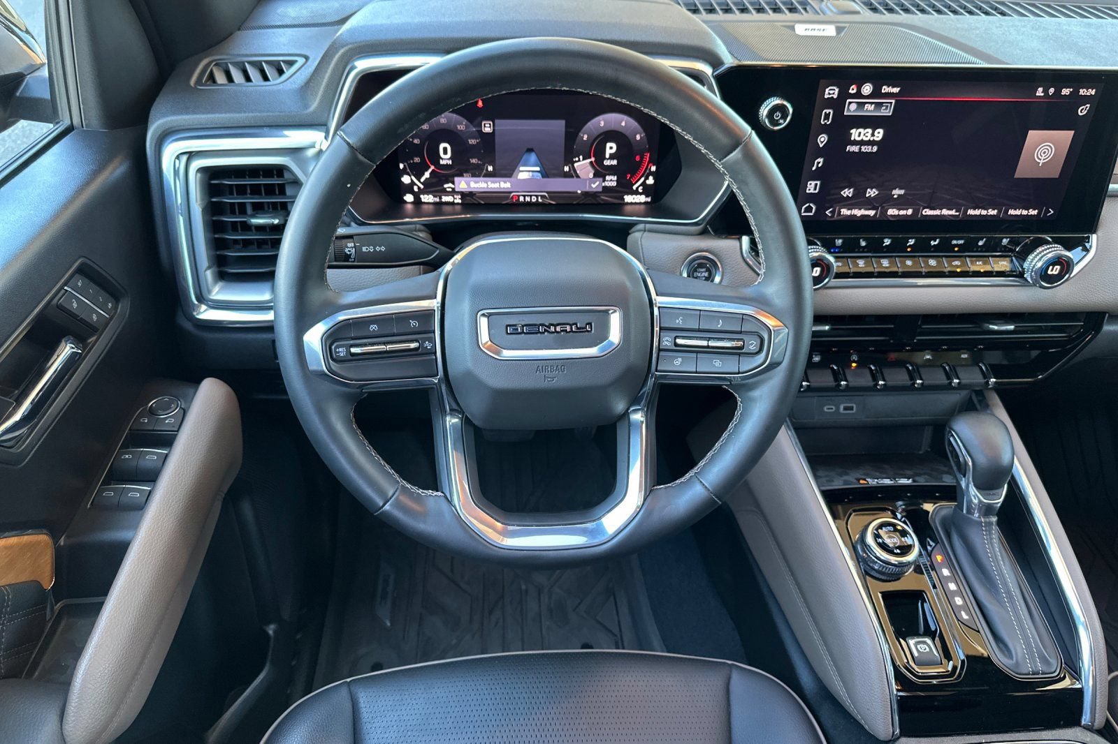 Certified 2024 GMC Canyon Denali w/ LPO, Denali Black Edition AWD/4WD image 15
