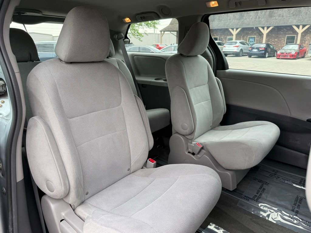 Used 2017 Toyota Sienna L FWD image 20
