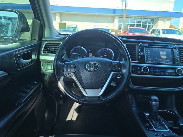 Used 2018 Toyota Highlander FWD V6 image 16