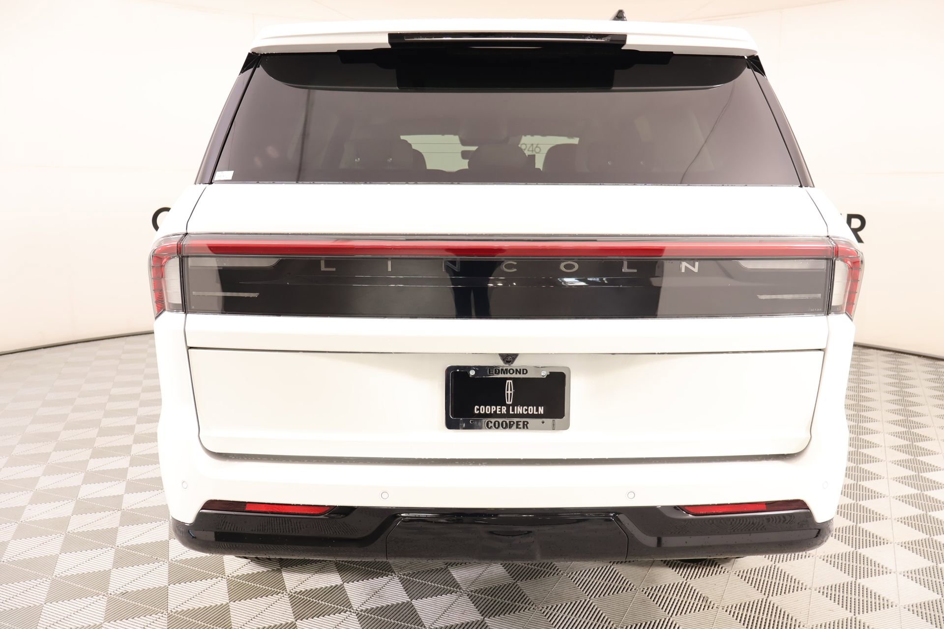 New 2026 Lincoln Navigator Premiere image 23