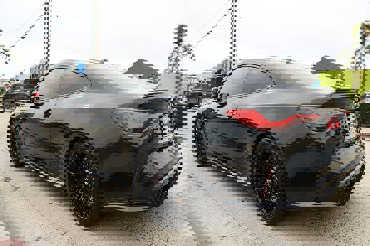 Used 2024 BMW M4 Coupe w/ Executive Package image 3