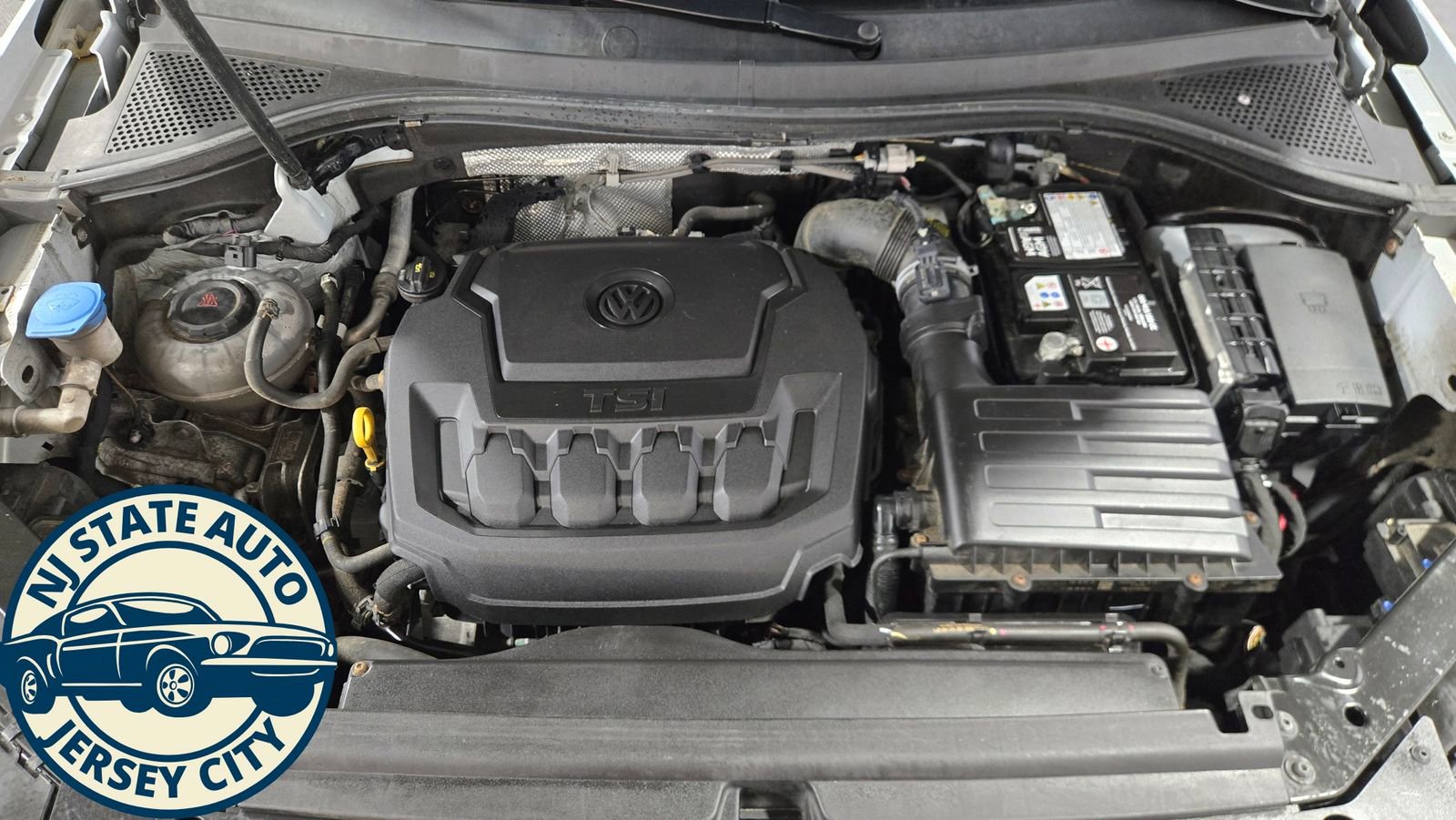 Used 2018 Volkswagen Tiguan SEL Premium image 39