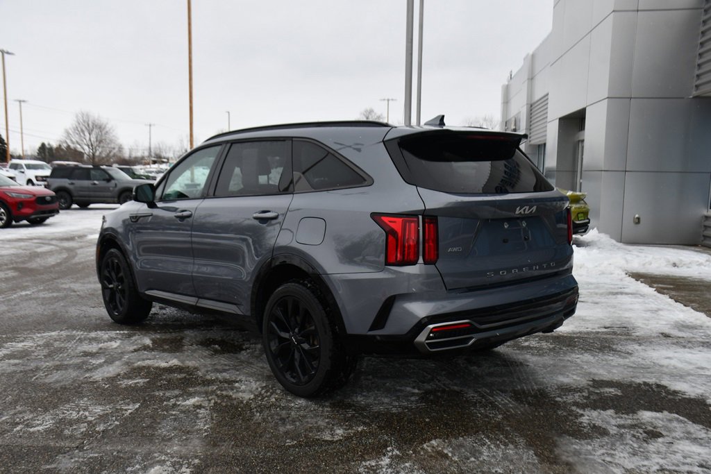 Used 2022 Kia Sorento SX image 4