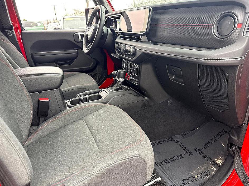 Used 2025 Jeep Wrangler Unlimited Rubicon image 20