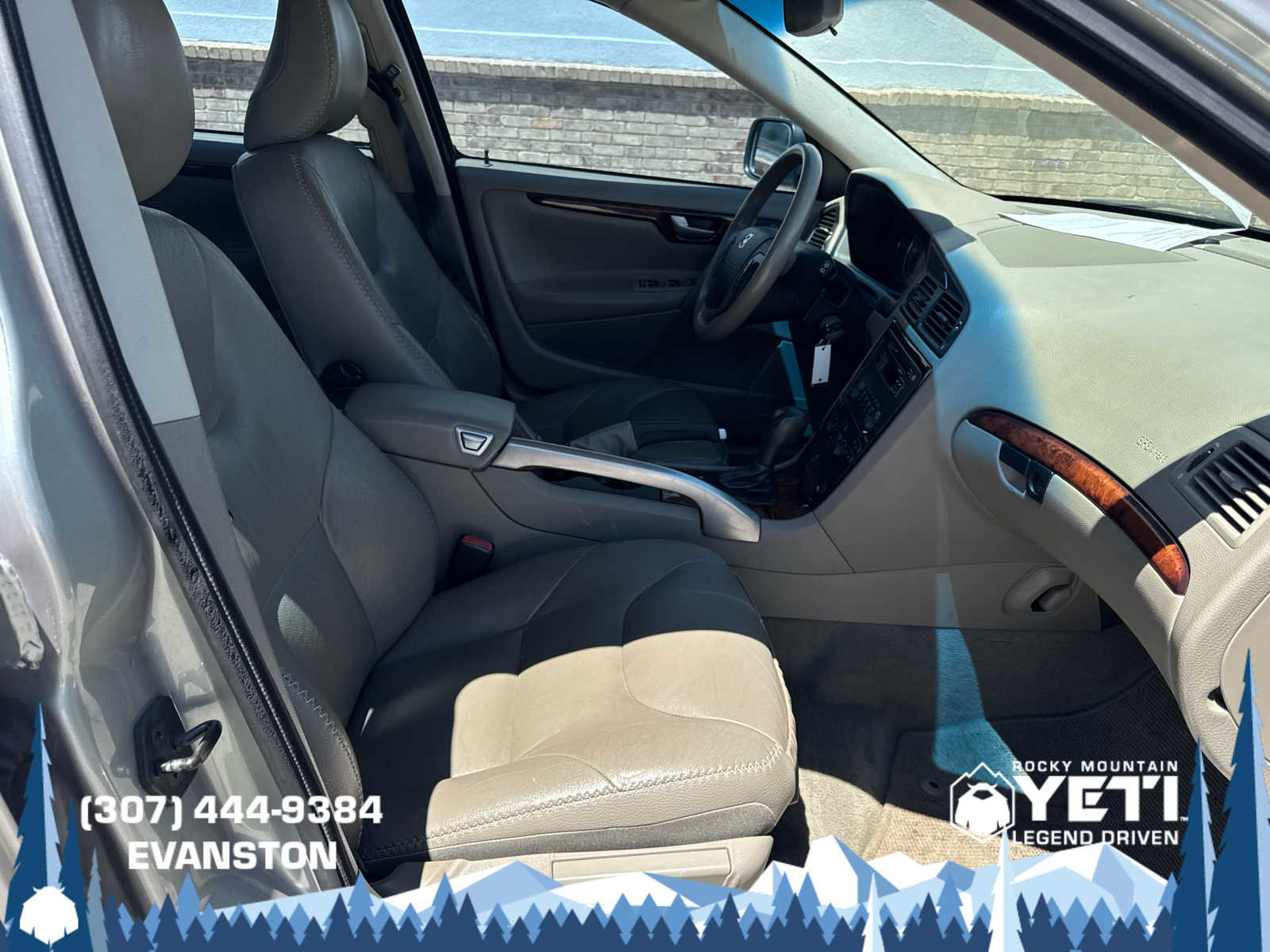 Used 2005 Volvo XC70 AWD/4WD image 11