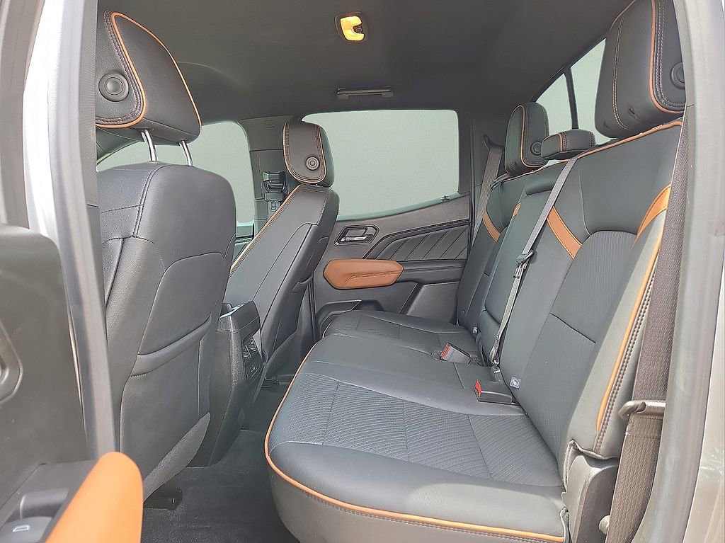 Used 2024 GMC Canyon AT4 w/ AT4 Premium Package AWD/4WD image 14