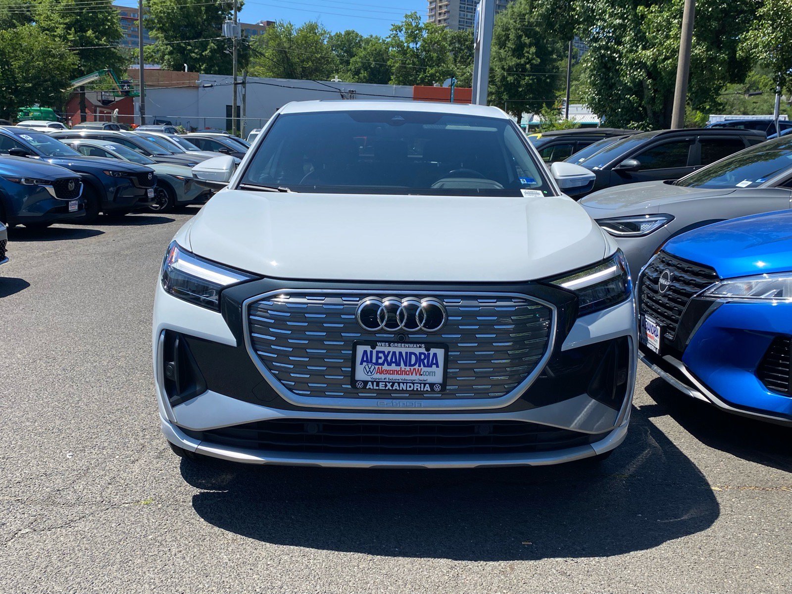 Used 2023 Audi Q4 e-tron Premium Plus w/ Premium Plus AWD/4WD image 5