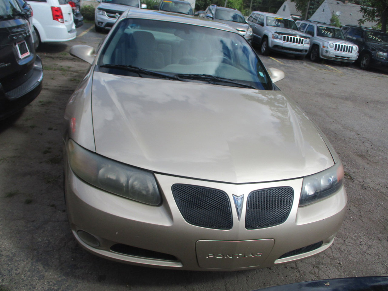 Used 2005 Pontiac Bonneville SLE image 2