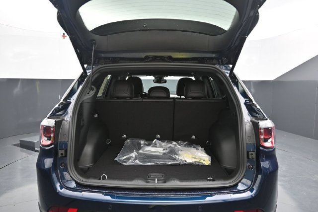 New 2026 Jeep Compass Trailhawk AWD/4WD image 31