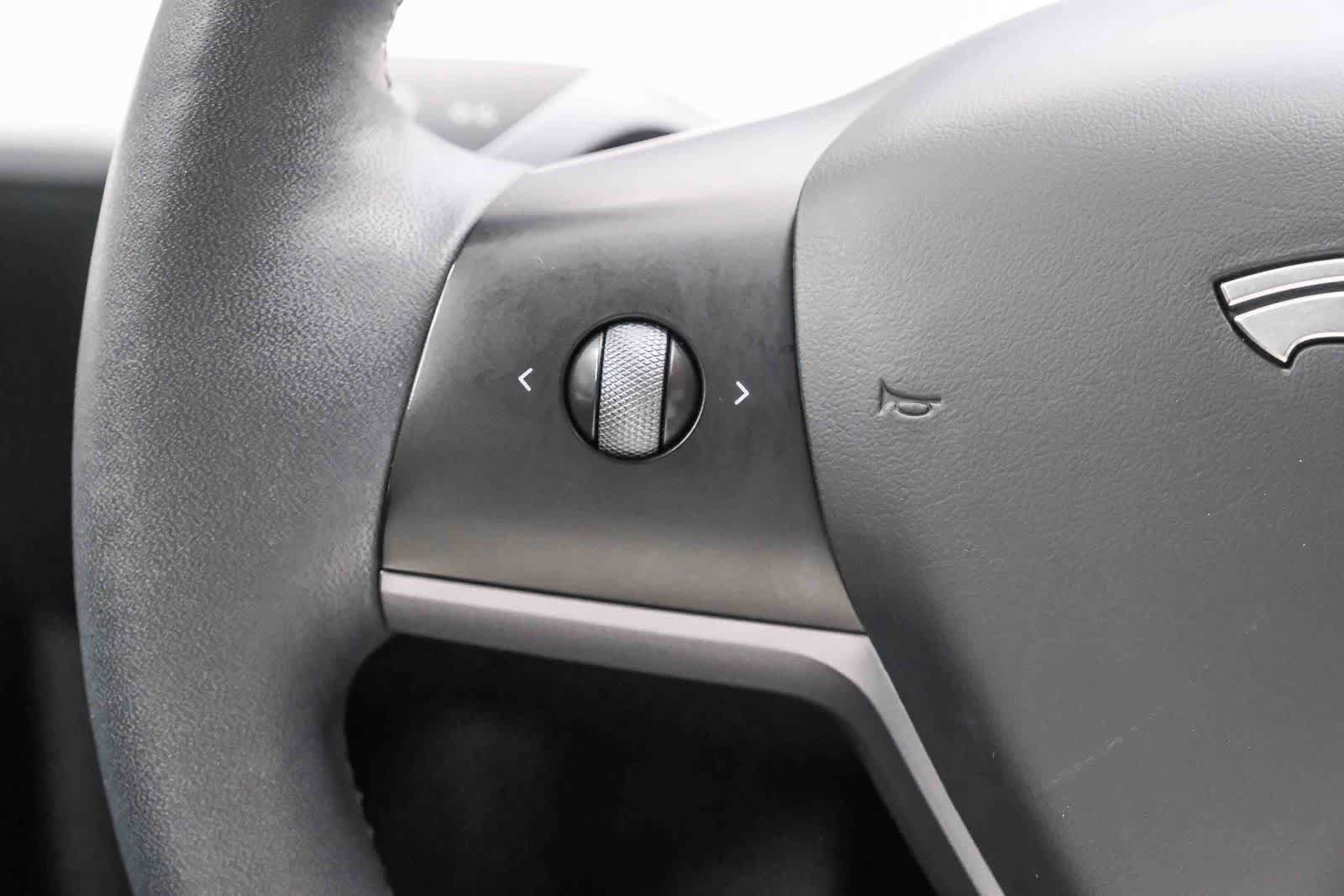 Used 2023 Tesla Model Y Long Range AWD/4WD image 19