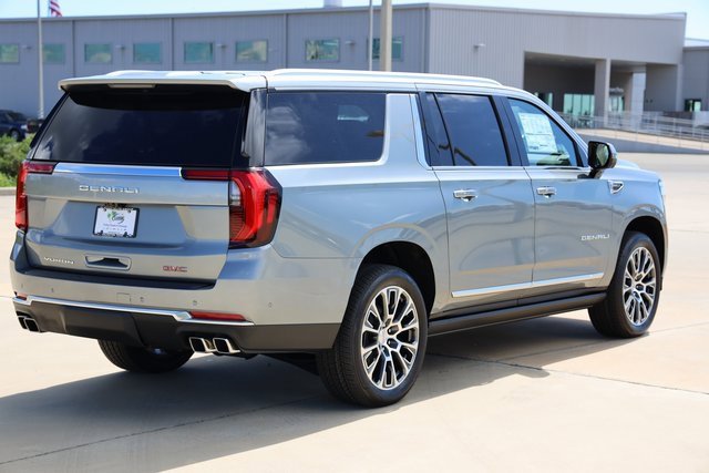 New 2026 GMC Yukon XL Denali w/ Denali Reserve Package image 8