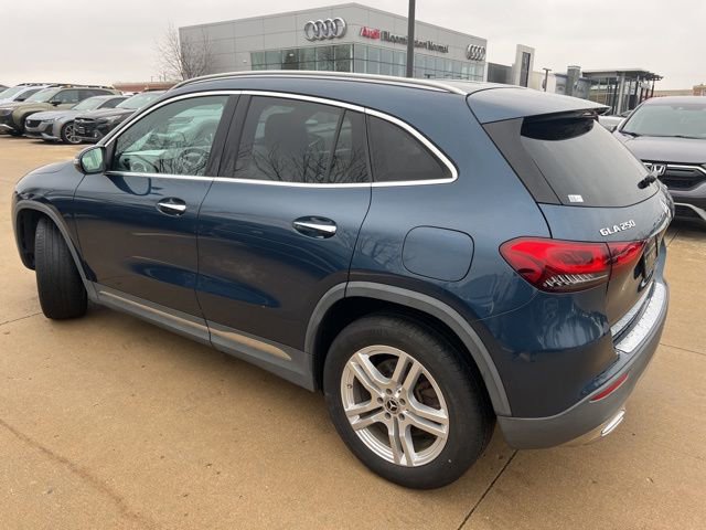 Used 2021 Mercedes-Benz GLA 250 4MATIC w/ Premium Package image 4