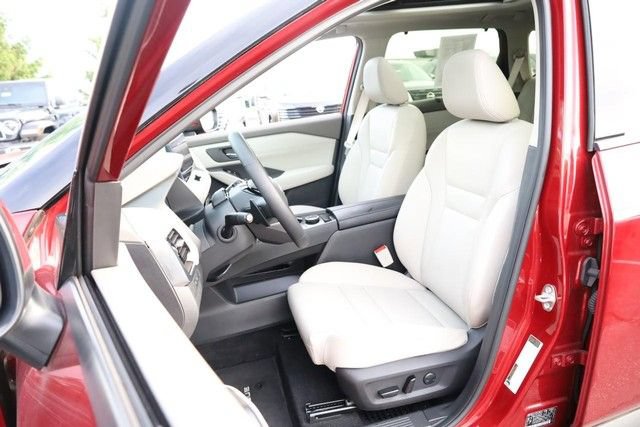 Certified 2025 Nissan Rogue SL w/ Tech Package AWD/4WD image 8