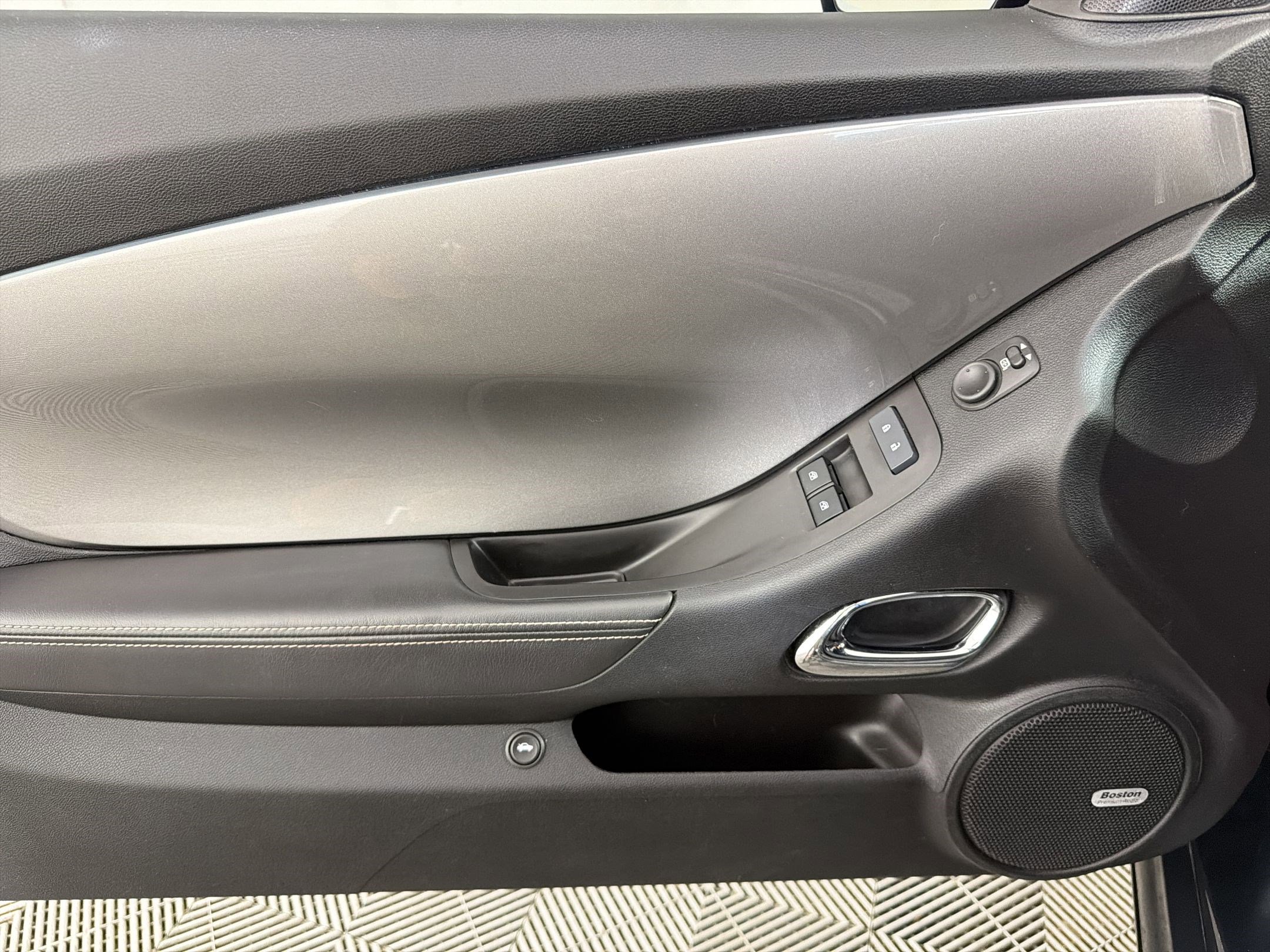 Used 2012 Chevrolet Camaro SS w/ RS Package image 13