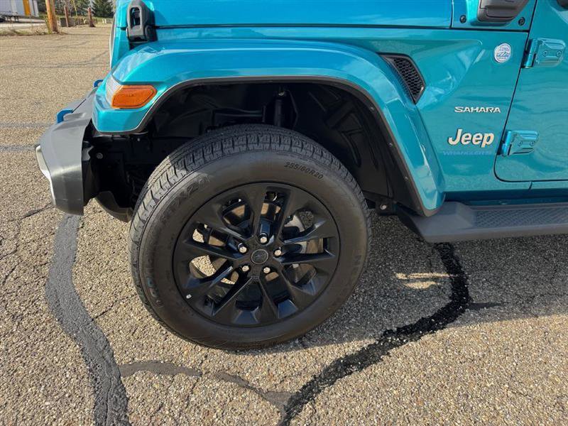 Used 2024 Jeep Wrangler Unlimited Sahara AWD/4WD image 18