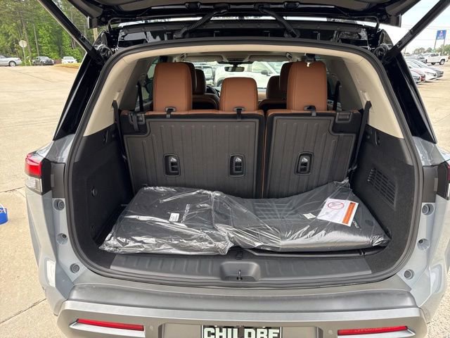 New 2026 Nissan Pathfinder Platinum AWD/4WD image 16