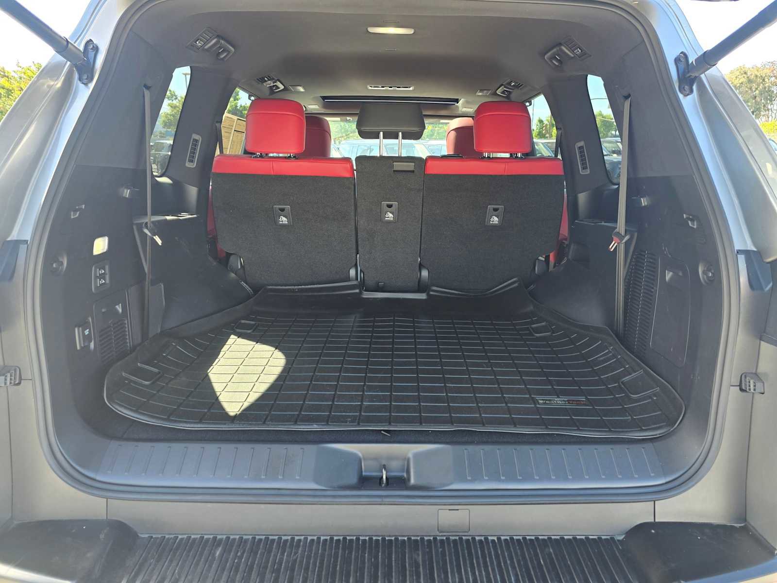 Used 2023 Lexus LX 600 F Sport w/ Accessory Package (Z1) AWD/4WD image 17