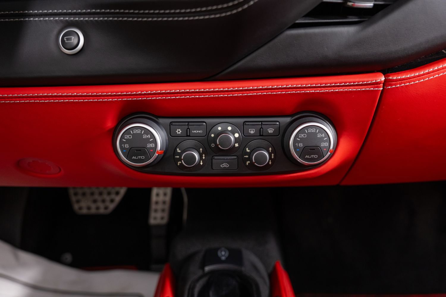 Used 2019 Ferrari 488 Spider image 49