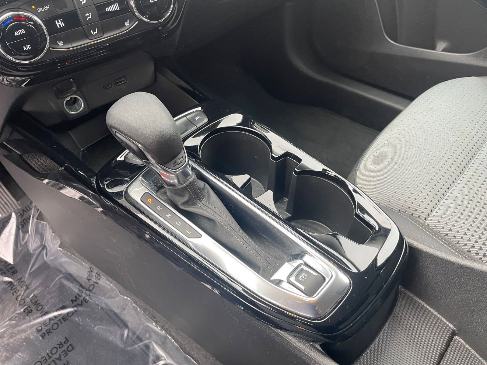 Used 2025 Chevrolet Trax LT w/ LT Convenience Package image 39