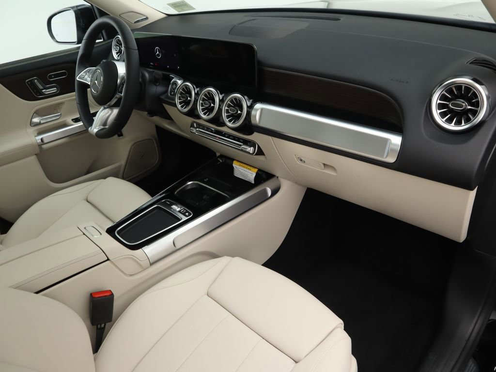 Used 2026 Mercedes-Benz GLB 250 image 17